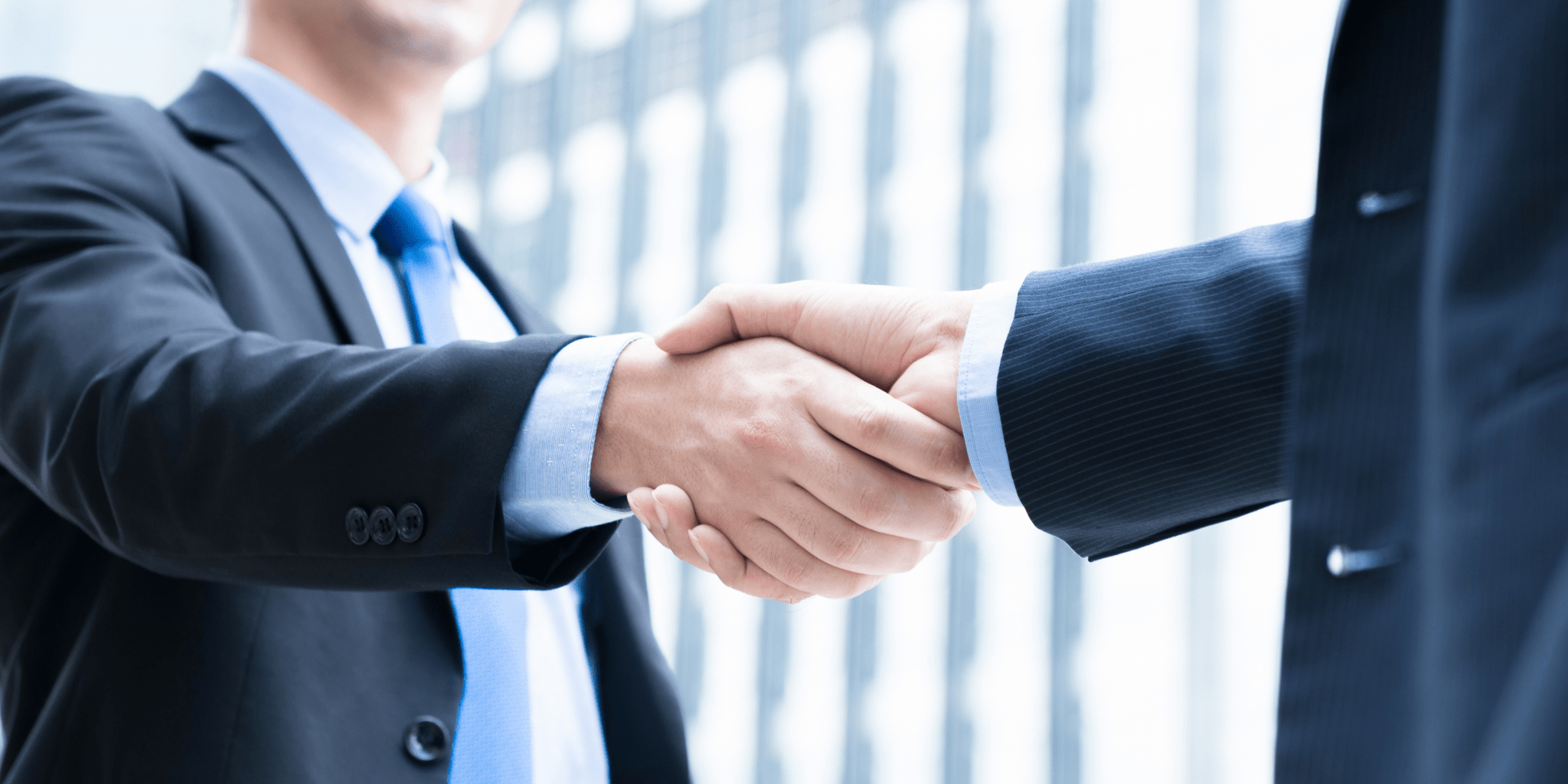 Жмут руки. Do you shake hands. Сотрудничество мужчины и женщины. To shake. Женское сотрудничество.